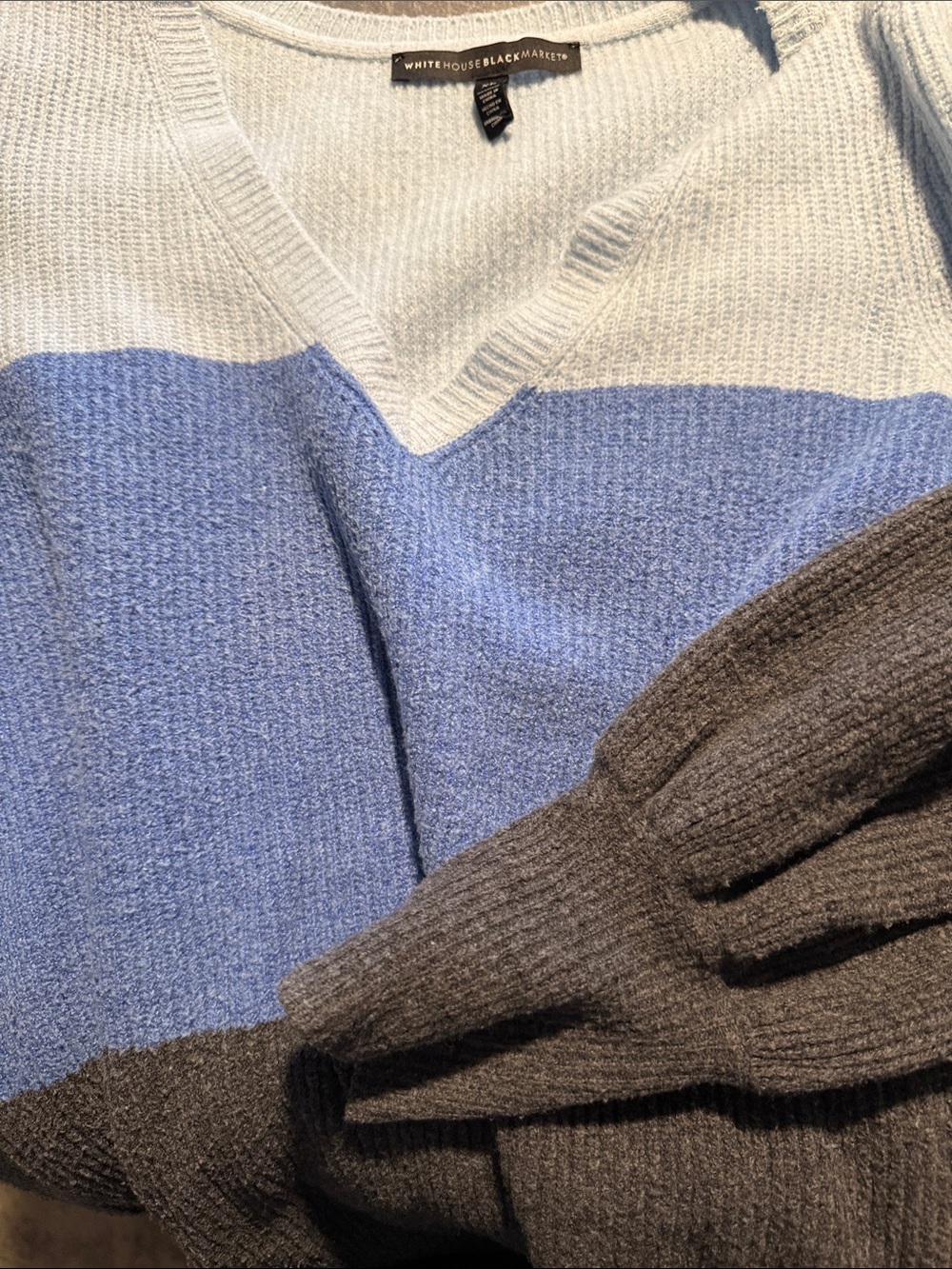 White House Black Market Light Blue/Blue/Gray Colorblock V-Neck Sweater